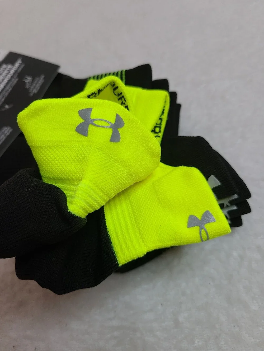 3pk Under Armour ArmourDry Run Lite No-show Athletic Socks Mens 7-8.5